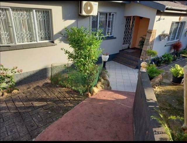 3 BEDROOM HOUSE FOR SALE IN BLUFF